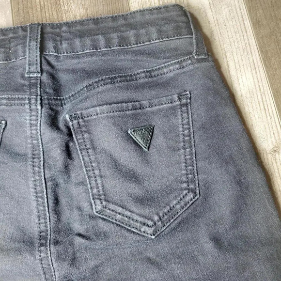 GUESS Los Angeles Power Curvy Mid Jean Size 25 Black NWOT - Picture 5 of 12